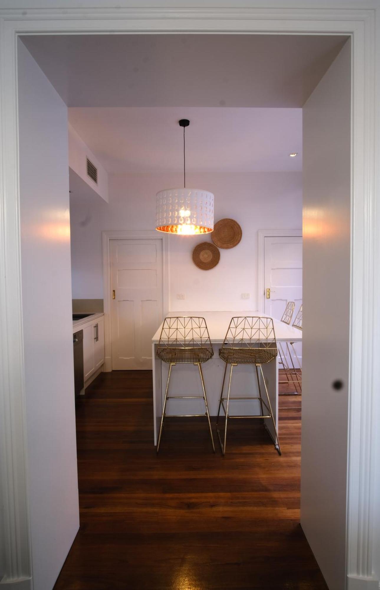 Spacious Cbd Terrace - 3 Beds, Wifi And Parking Holiday home *