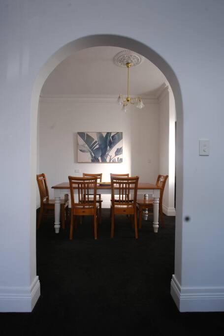 Spacious Cbd Terrace - 3 Beds, Wifi And Parking Holiday home *