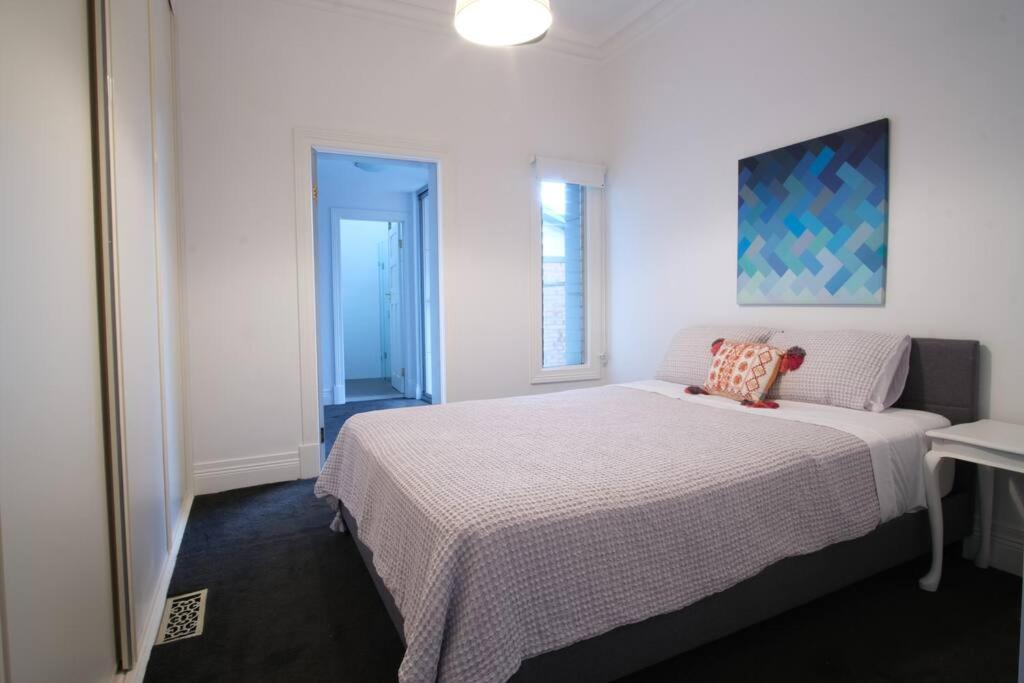 Spacious Cbd Terrace - 3 Beds, Wifi And Parking Holiday home