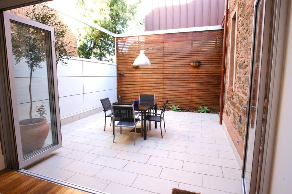 Spacious Cbd Terrace - 3 Beds, Wifi And Parking *